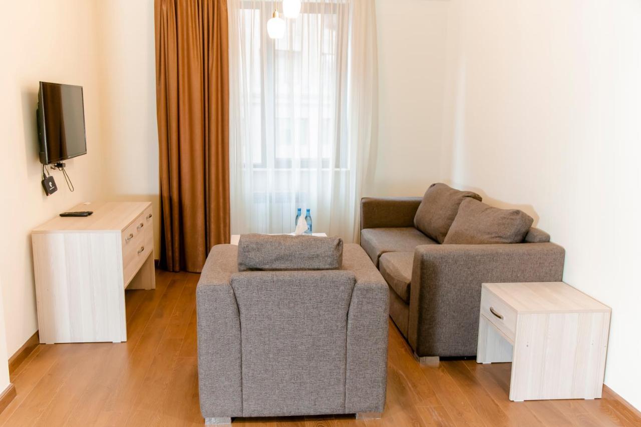 D&H Group Apartment Yerevan Luaran gambar