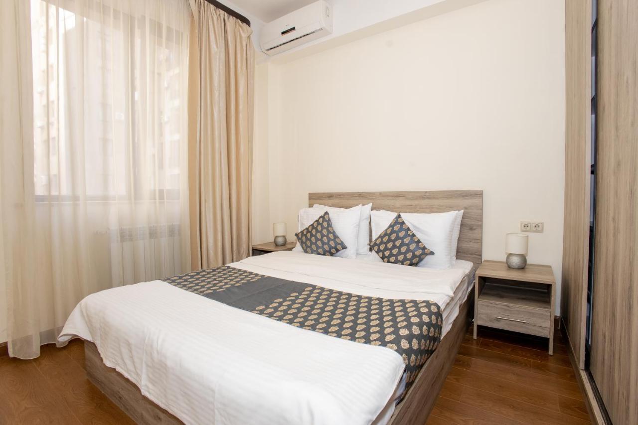 D&H Group Apartment Yerevan Luaran gambar
